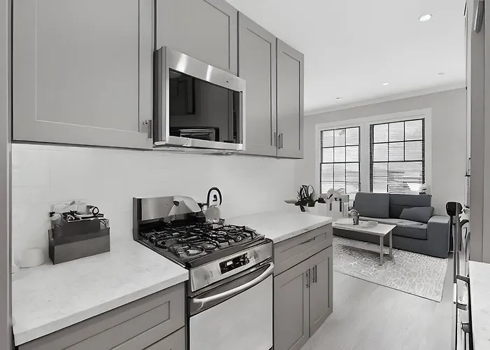 Modern & Fully Furnished 1br - Oakdale 3s *